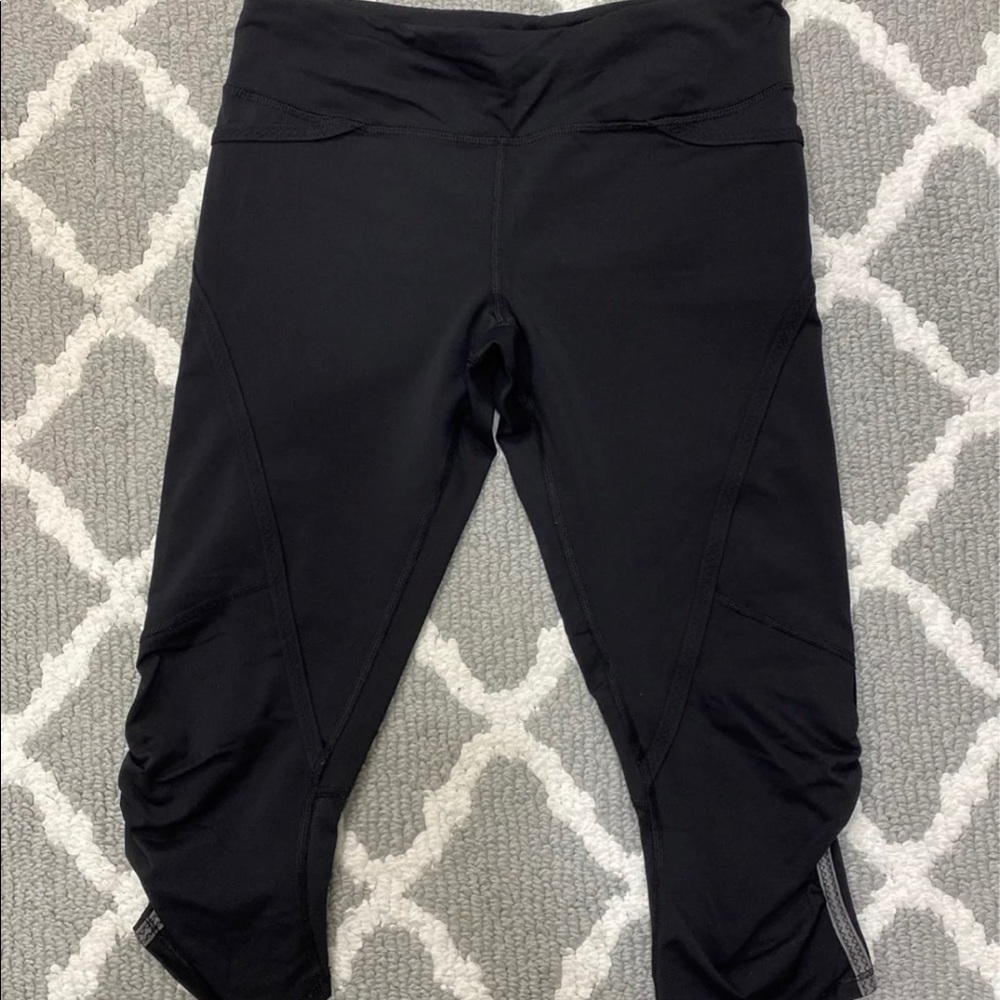 Lululemon size 6